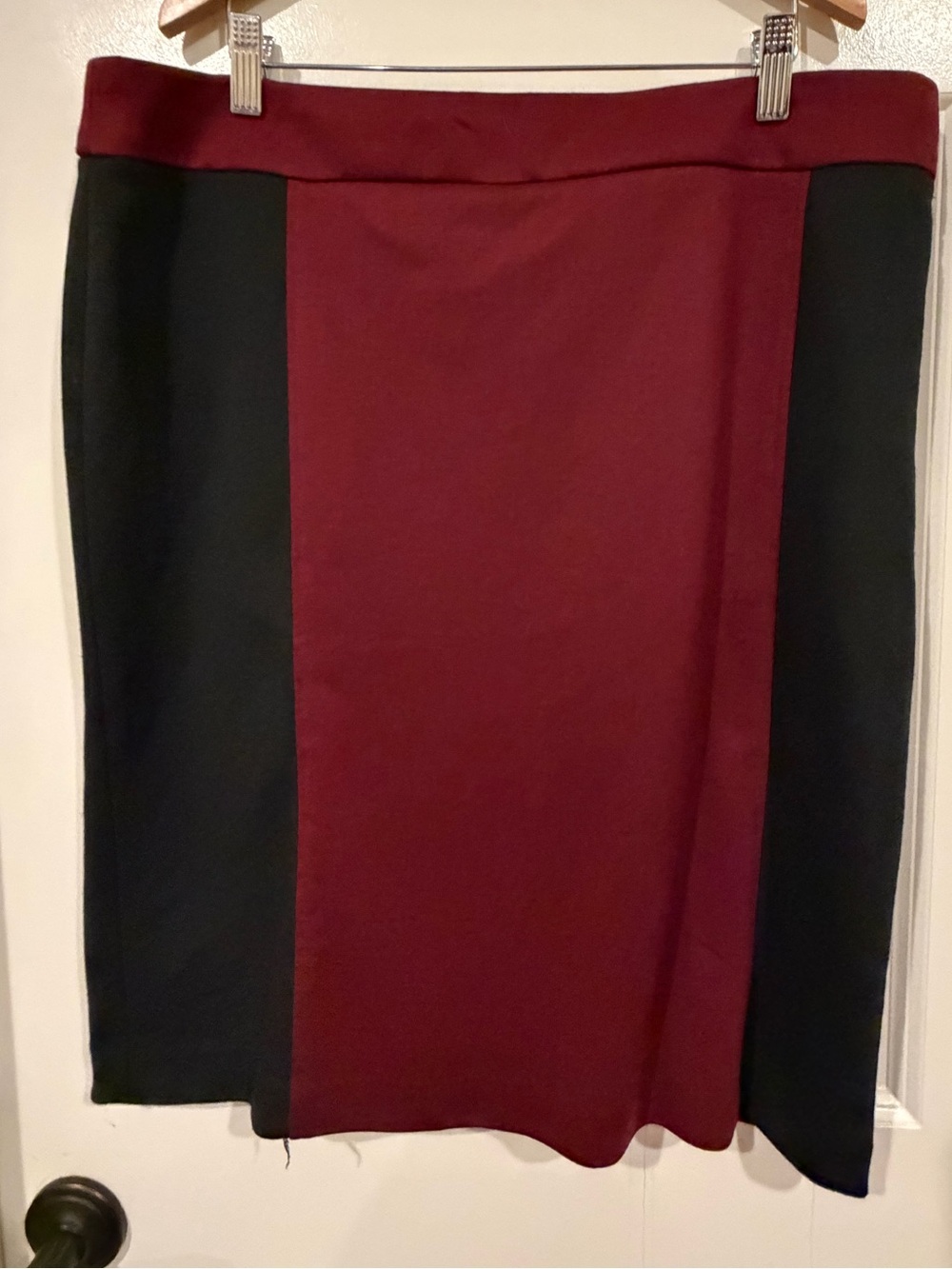 Larry Levine Black and Burgundy Colorblock Pencil Skirt 14 NWOT
